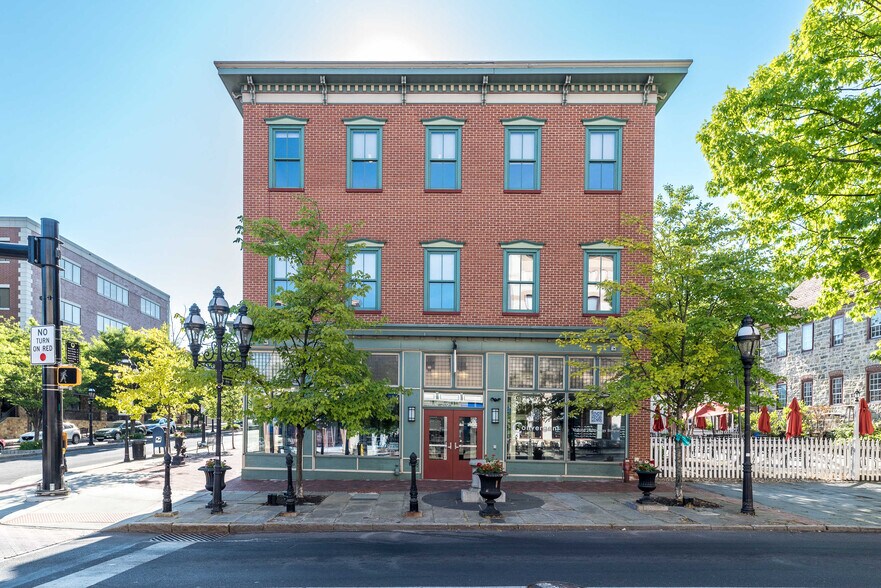 More Photos Of 574 Main St, Bethlehem Storefront Retail Office For Sale