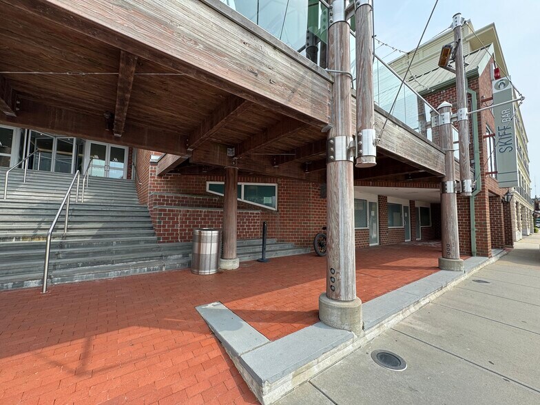 Primary Photo Of 75 Long Wharf Mall, Newport Hotel For Lease