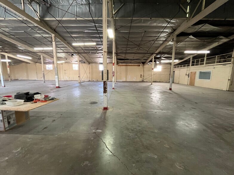 More Photos Of 8832 Miner St, Los Angeles Manufacturing For Lease
