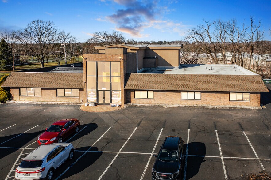 More Photos Of 501 Street Rd, Southampton Office For Sale