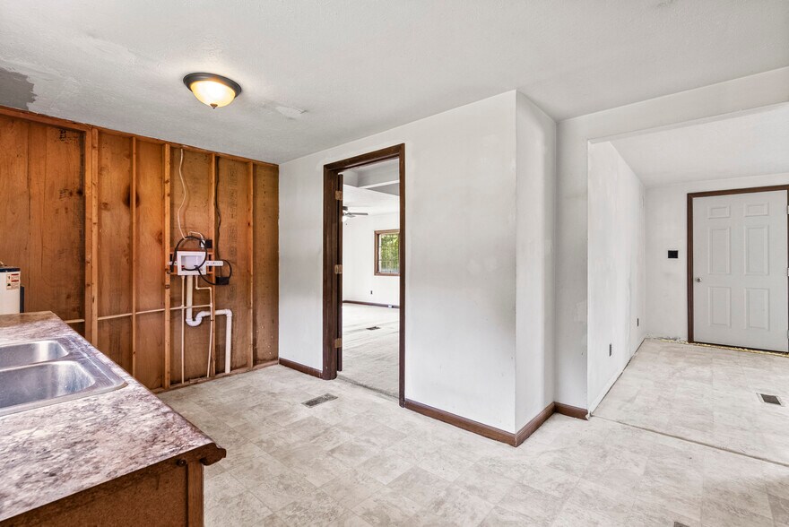 More Photos Of 130 Cooper Run, Shepherdsville Warehouse For Sale