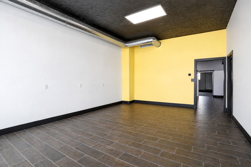 More Photos Of 123 Center Ave N, Mitchellville Office For Lease