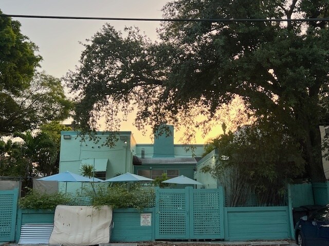 More Photos Of 7613-7617 Biscayne Blvd, Miami Storefront Retail Office For Sale