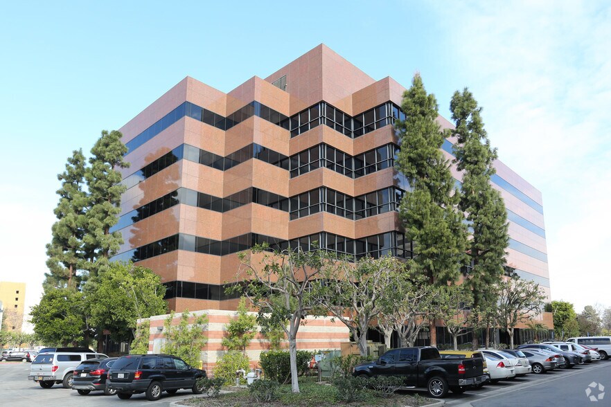 More Photos Of 4811 Airport Plaza Dr, Long Beach Office For Lease
