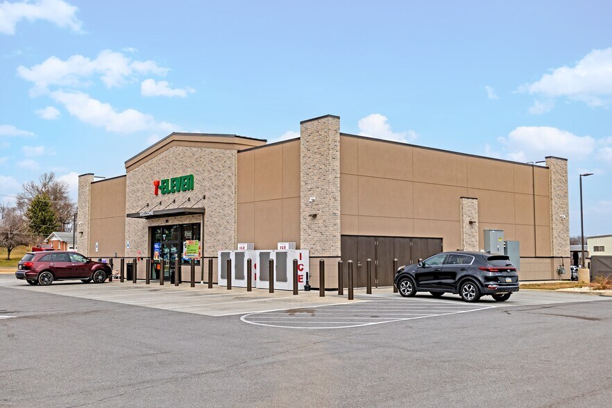 More Photos Of 147 Gettysburg Pike, Mechanicsburg Service Station For Sale