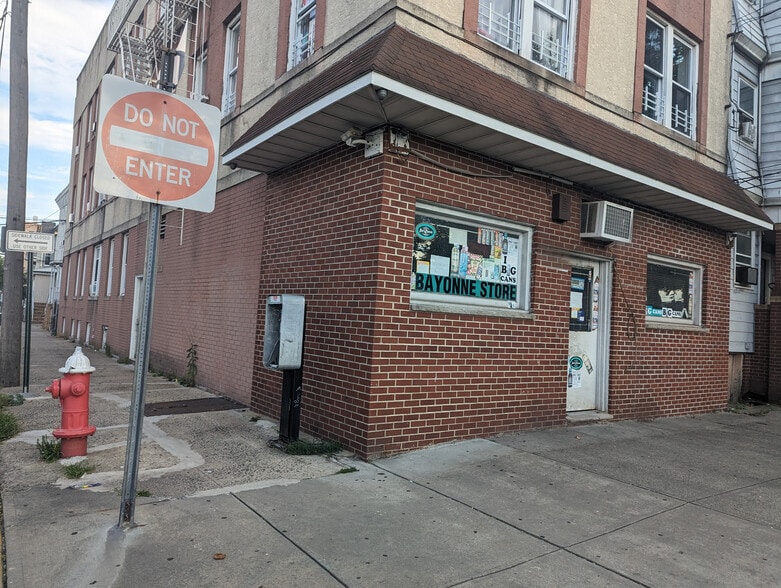 More Photos Of 488 Kennedy Blvd, Bayonne Apartments For Lease