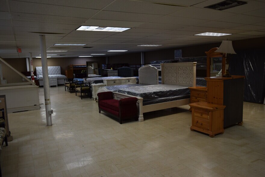 More Photos Of 1115 Broadway St, Houston Freestanding For Sale