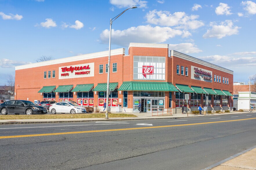 Primary Photo Of 25 Main St, Bristol Drugstore For Sale