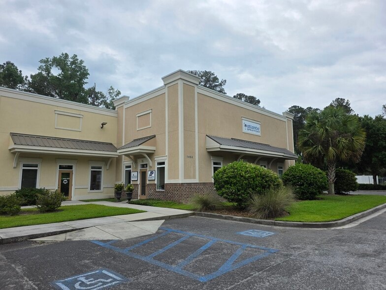 Primary Photo Of 2050 Old Bailey Rd, Ridgeland Showroom For Lease