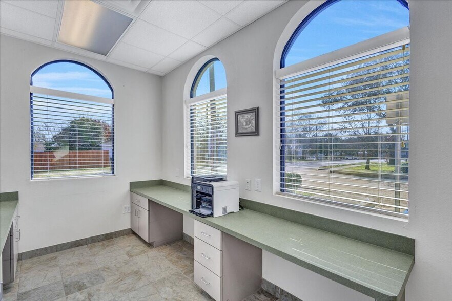 More Photos Of 401 W Main St, Allen Medical For Sale