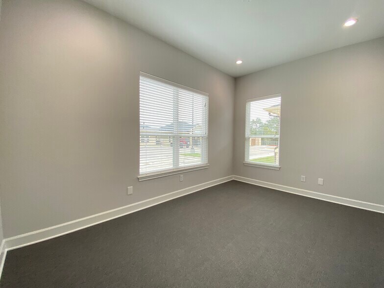 More Photos Of 1640 Highland Falls Dr, Leander Medical For Sale