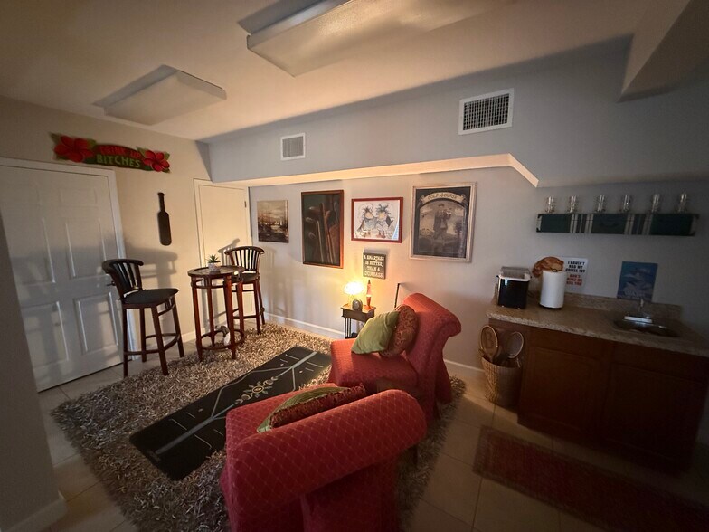 More Photos Of 2044 E Orange Avenue, Eustis Office For Lease