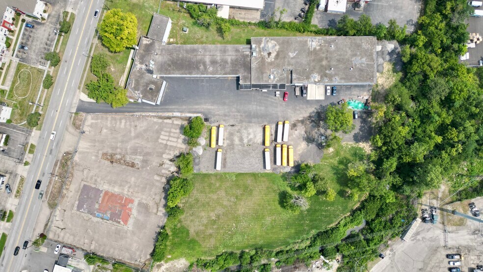 More Photos Of 7820 Reading Rd, Cincinnati Warehouse For Lease