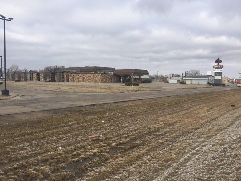 More Photos Of 2315 N Broadway, Minot Hospitality For Sale