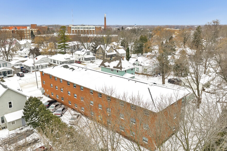 More Photos Of 836 Vine Ave, Oshkosh Apartments For Sale