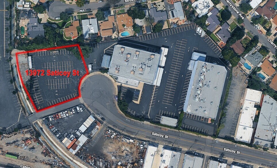 Primary Photo Of 13972 Saticoy St, Panorama City Land For Lease