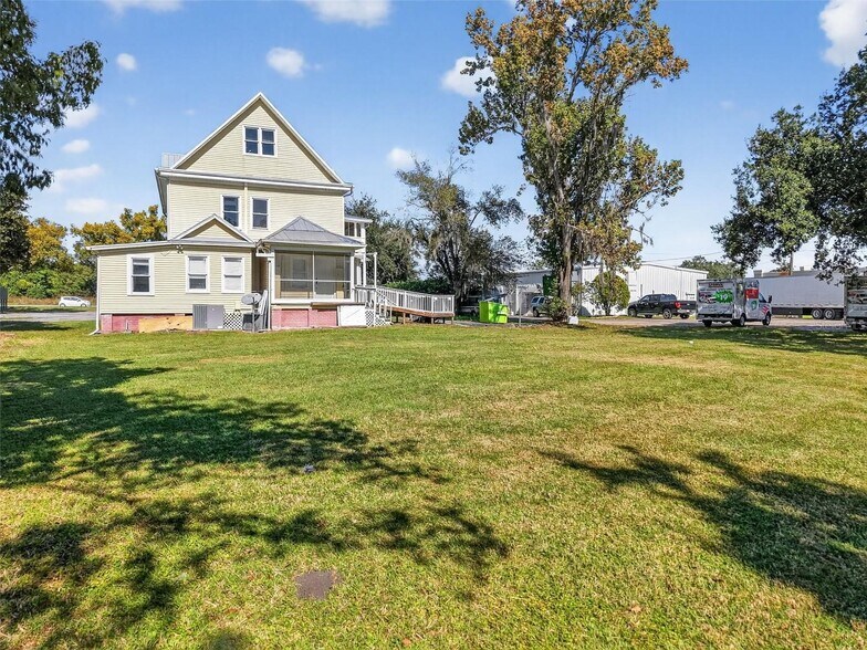 More Photos Of 1218 W Broad St, Groveland Office For Sale