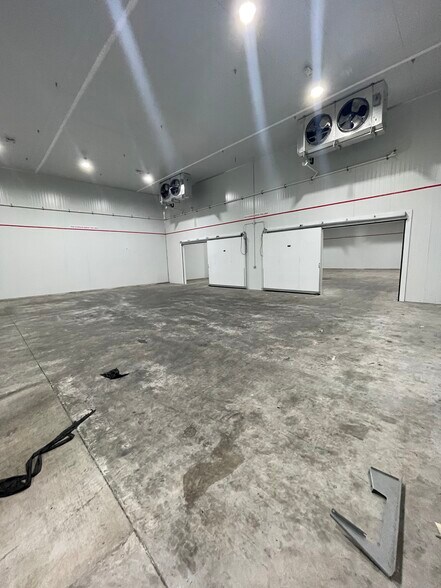 More Photos Of 2701 NW 107th Ave, Miami Refrigeration Cold Storage For Lease