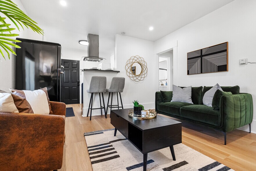 More Photos Of 1055 21st Street, San Diego Apartments For Sale