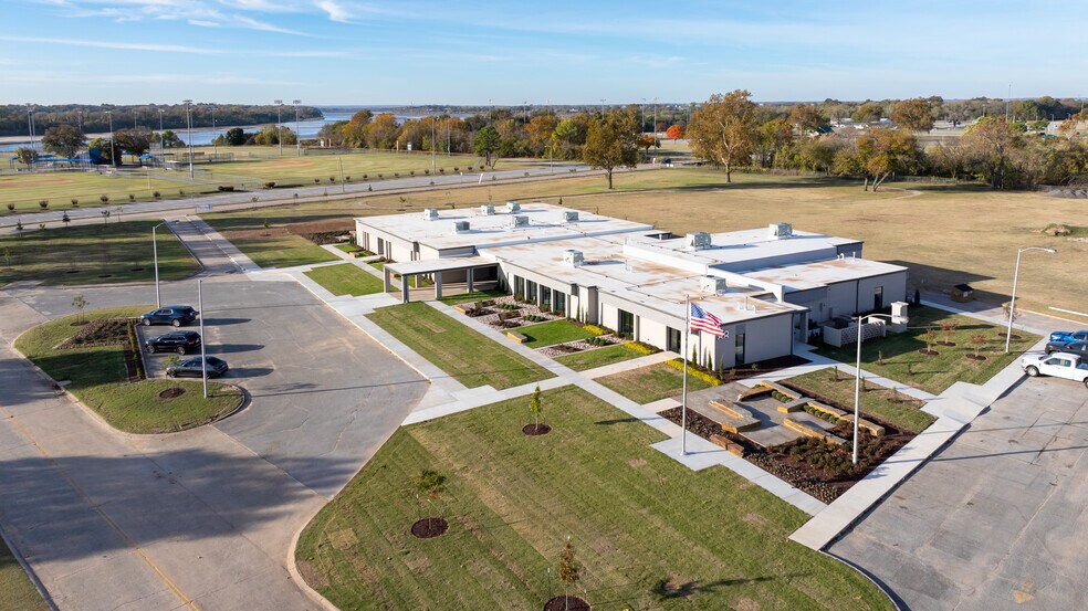 More Photos Of 8800 S Fawnwood Ct, Broken Arrow Office For Lease