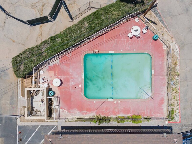 More Photos Of 16901 Stoddard Wells Rd, Victorville Hotel For Sale