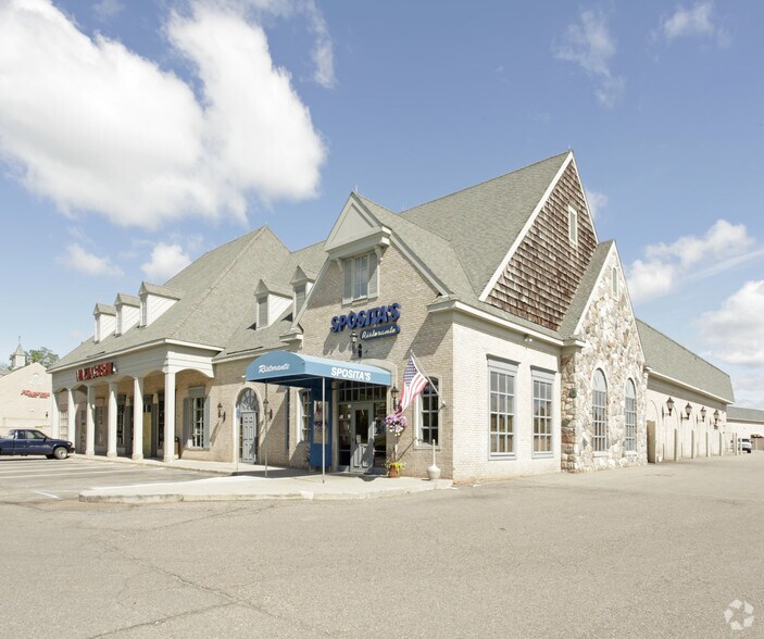 More Photos Of 33210-33390 W 14 Mile Rd, West Bloomfield Unknown For Sale