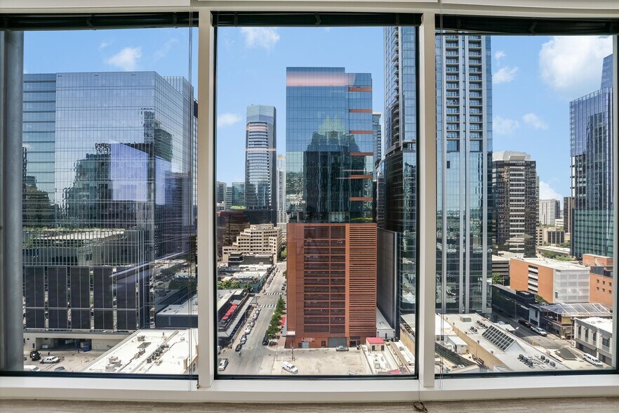 More Photos Of 401 Congress Ave, Austin Office For Lease