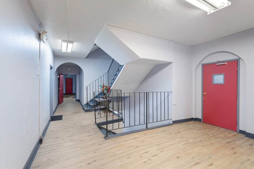 More Photos Of 2100 51st Ave, Oakland Apartments For Sale