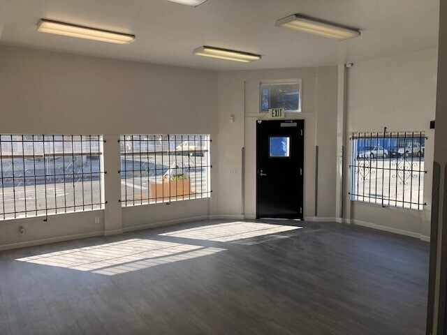 More Photos Of 2400 Webster St, Oakland Freestanding For Lease