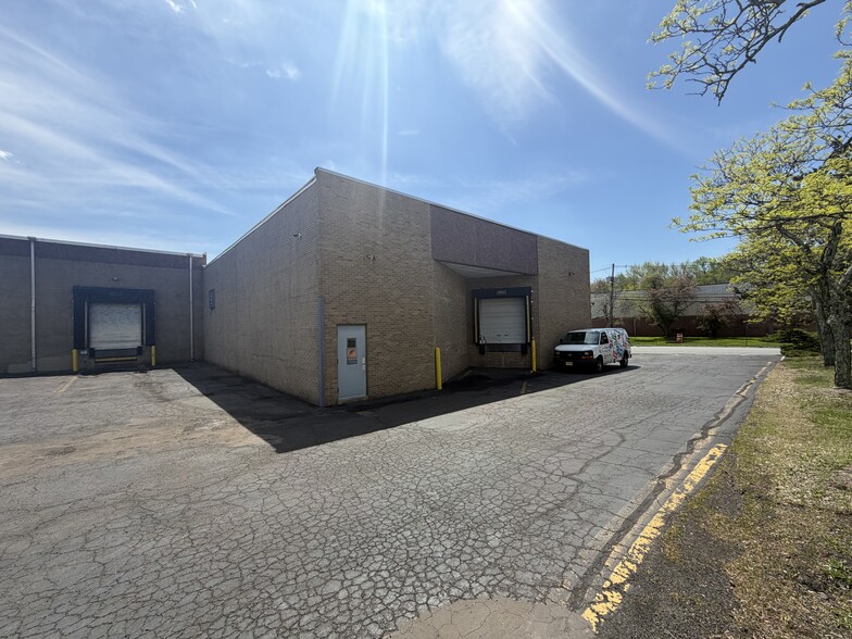 More Photos Of 49-55 Fadem Rd, Springfield Warehouse For Lease