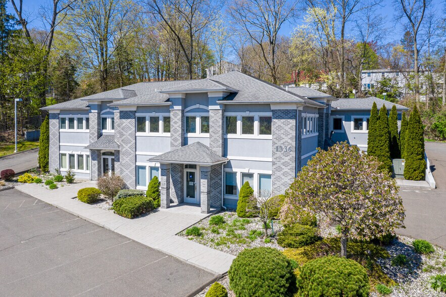 More Photos Of 1336 W Main St, Waterbury Medical For Lease