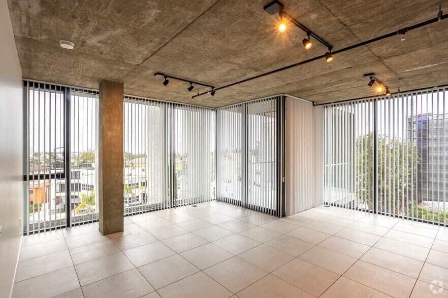 More Photos Of 4075 Park Blvd, San Diego Apartments For Lease