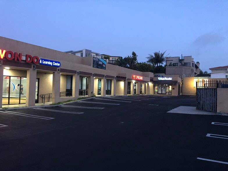 More Photos Of 800 Torrance Blvd, Redondo Beach Unknown For Lease