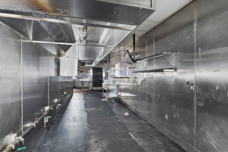 More Photos Of 221 N Stephanie St, Henderson Restaurant For Sale