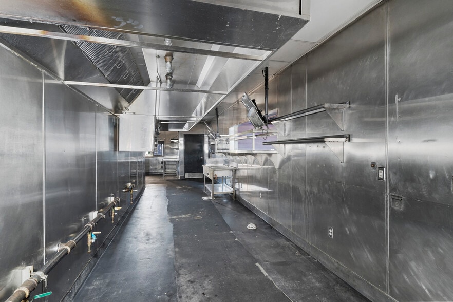 More Photos Of 221 N Stephanie St, Henderson Restaurant For Lease
