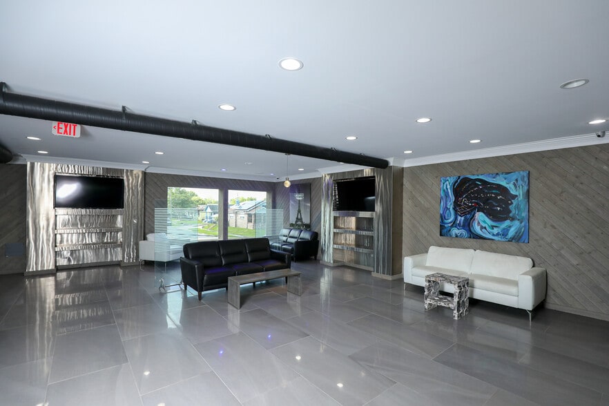 More Photos Of 3871 Gentilly Blvd, New Orleans Freestanding For Sale