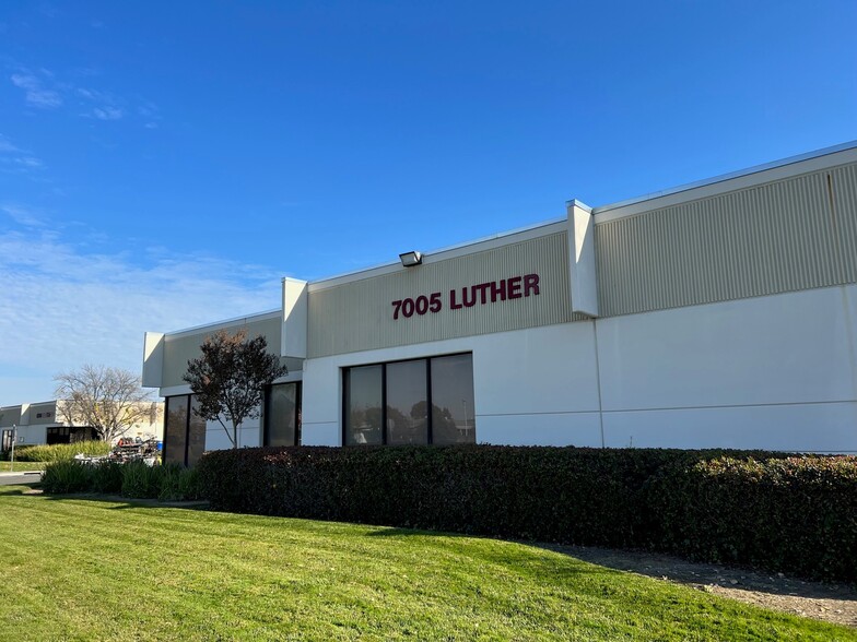 Primary Photo Of 7005 Luther Dr, Sacramento Manufacturing For Lease