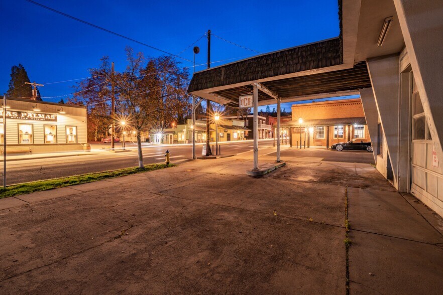 More Photos Of 205 E California St, Jacksonville General Retail For Sale