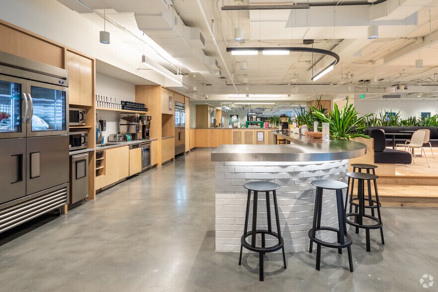 More Photos Of 1100 15th St NW, Washington Coworking Space