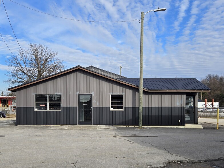 More Photos Of 5210 N Middlebrook Pike, Knoxville Warehouse For Sale