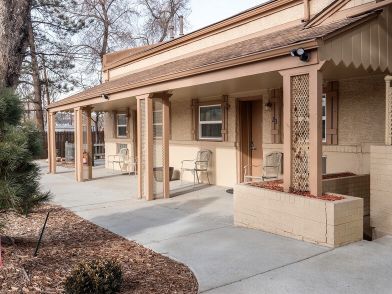 More Photos Of 807 Wilcox St, Castle Rock Storefront For Sale