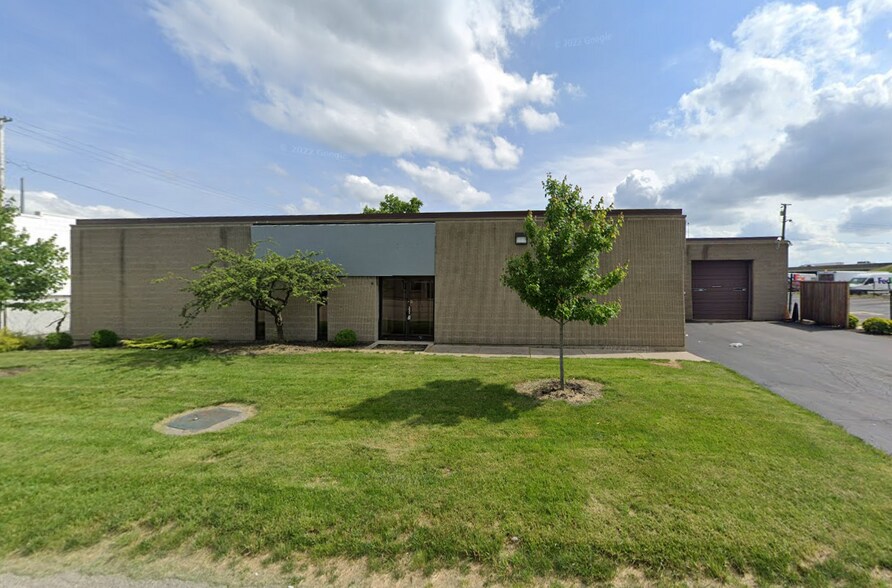 Primary Photo Of 1946 Lindorph Dr, Dayton Flex For Sale