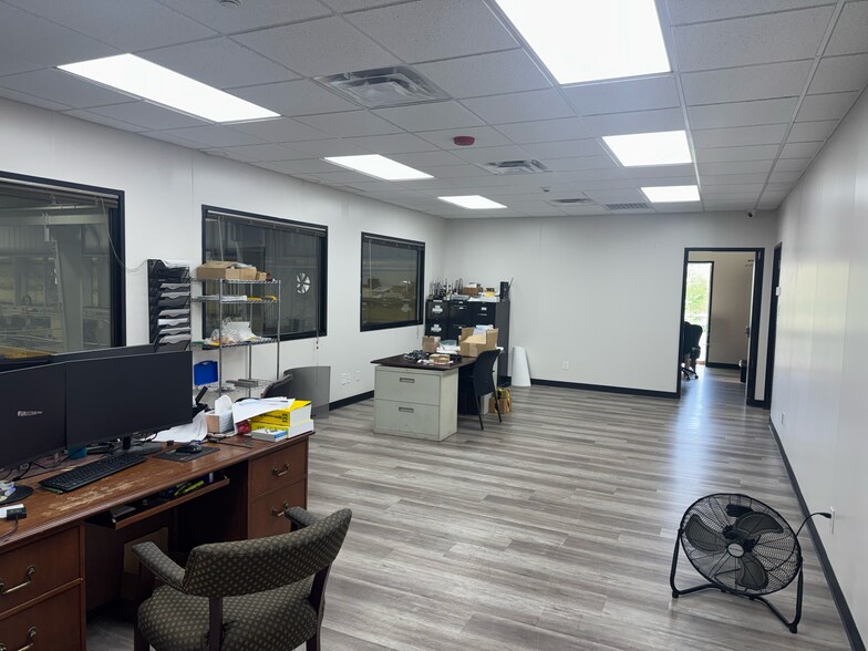 More Photos Of 12734 Tanner Rd, Houston Manufacturing For Sale