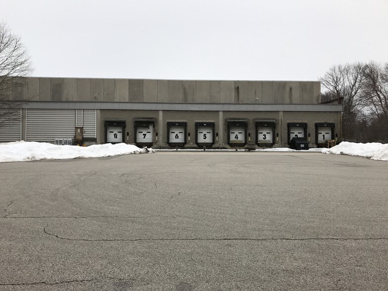 More Photos Of 90 Spencer Dr, Wells Warehouse For Lease