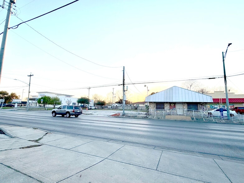 Primary Photo Of 615 Pleasanton Rd, San Antonio Office Residential For Sale