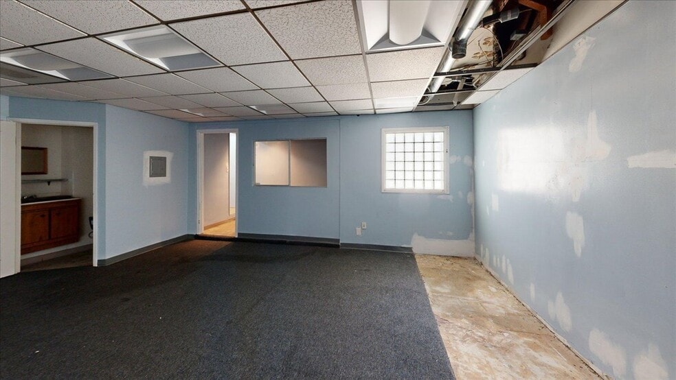 More Photos Of 2718 S Robertson Blvd, Los Angeles Service For Sale