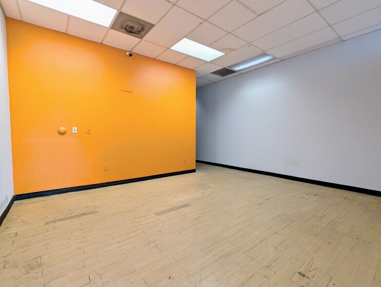 More Photos Of 3934-3956 S Broadway, Saint Louis Storefront For Lease