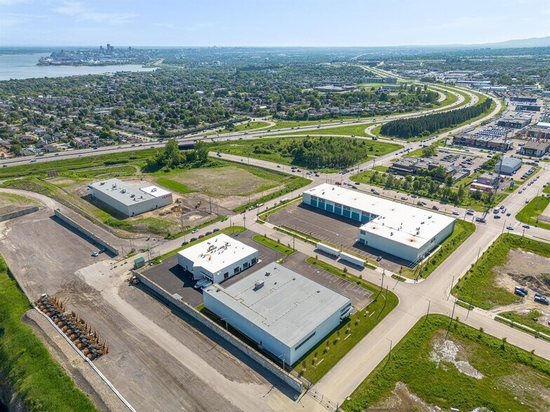 More Photos Of 510 Rue Margaret-Fraser, Québec Manufacturing For Lease