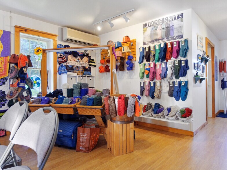 More Photos Of 7 Old Searsport Ave, Belfast Convenience Store For Sale