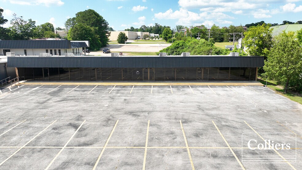 More Photos Of 1042-1050 E Stearns St, Fayetteville General Retail For Sale